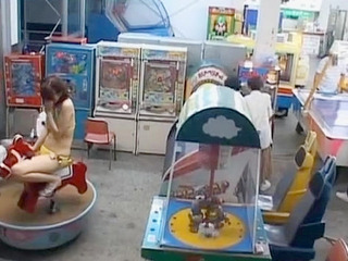 WATCH AS JAV MODEL MASHIRO GETS NAKED IN PUBLIC FOR A HOT NUDE SCENE!